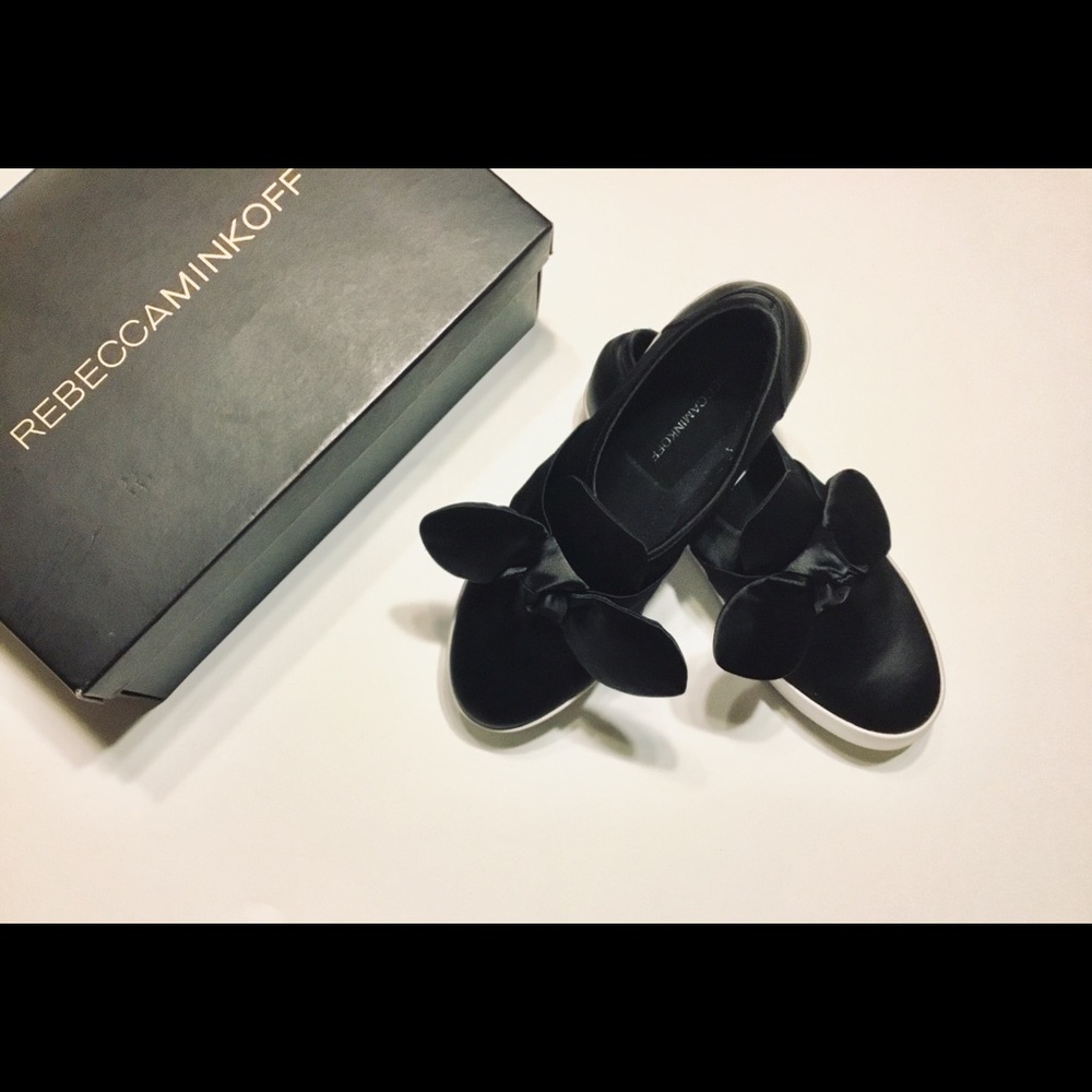 Rebecca Minkoff Stacey Bow Sneakers Black - Picture 5 of 8